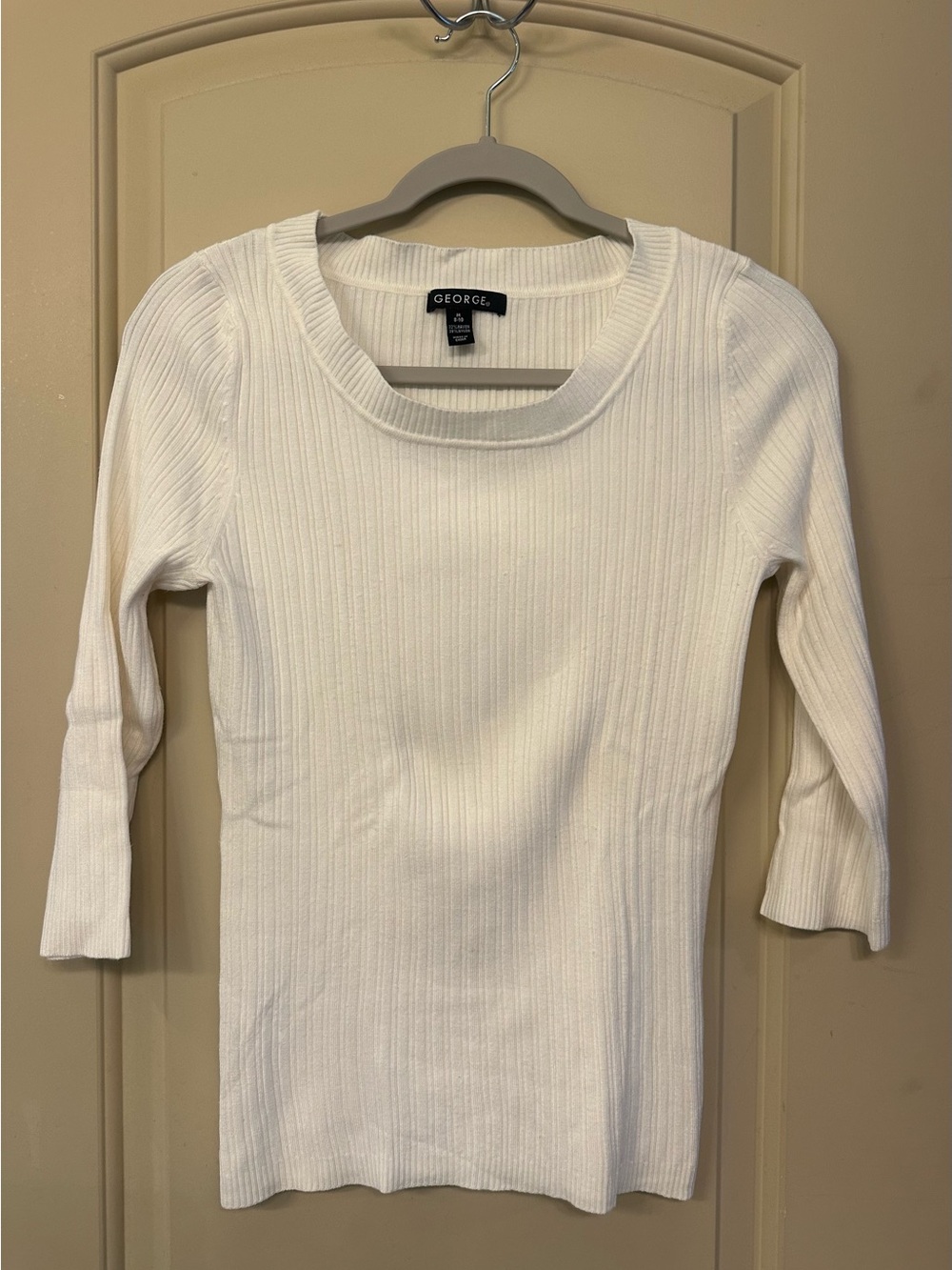 Women’s George Fitted Lightweight Sweater; 3/4 sleeves; Off White; Size M (8/10)